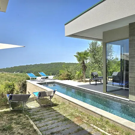 Nature Retreat With Private Pool 279