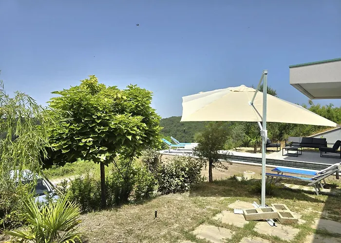 Nature Retreat With Private Pool 279 *
