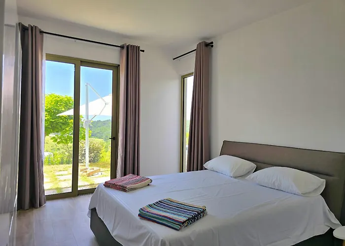 Nature Retreat With Private Pool 279 *