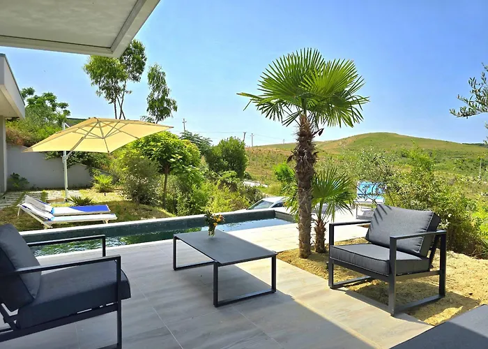 Nature Retreat With Private Pool 279 *