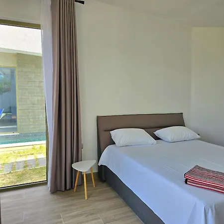 Hébergement de vacances Nature Retreat With Private Pool 279 *