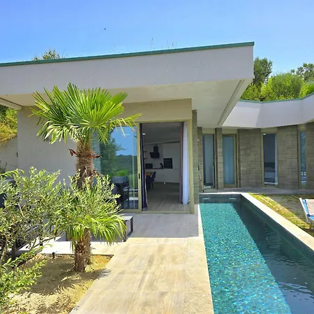Nature Retreat With Private Pool 279 *