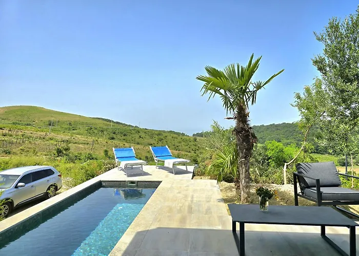 Nature Retreat With Private Pool 279 Shetaj