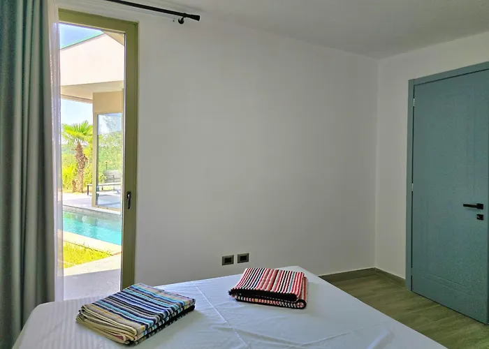 Nature Retreat With Private Pool 279 * Shetaj